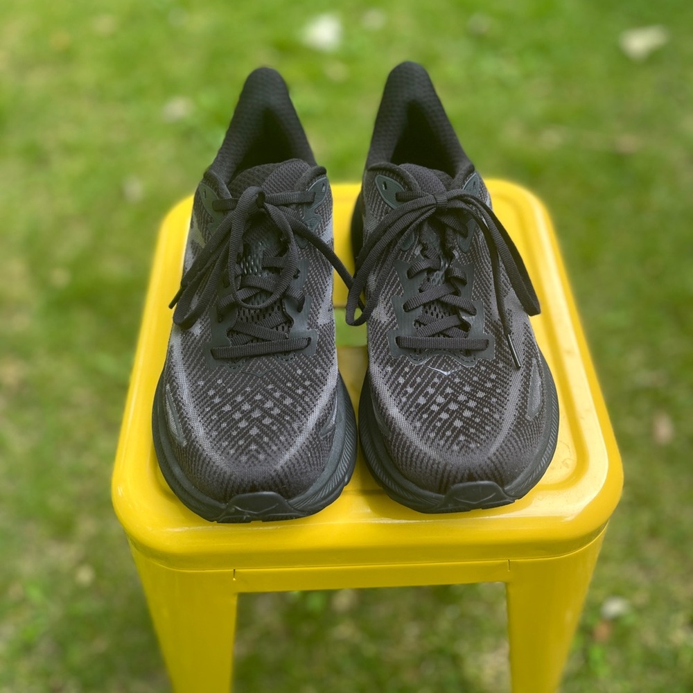 Hoka Clifton 9 Women’s Size 9